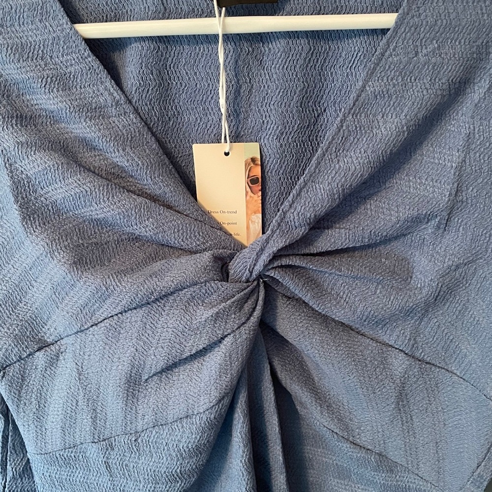 Dokotoo Blue Textured Twist Front Long Sleeve V-Neck Blouse XL NWT - Picture 2 of 9